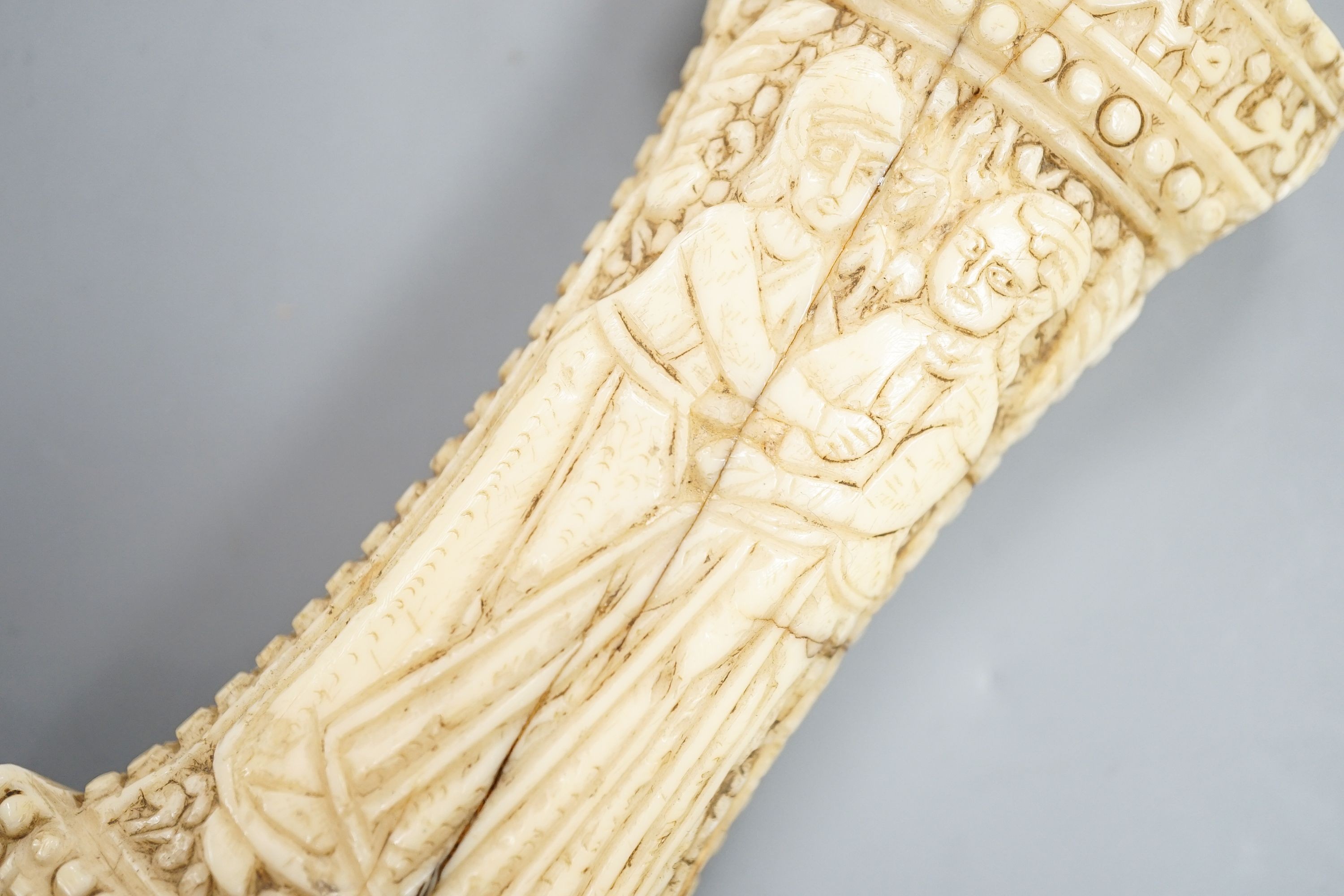 A 19th century walrus Ivory Persian dagger handle, 11.7cm